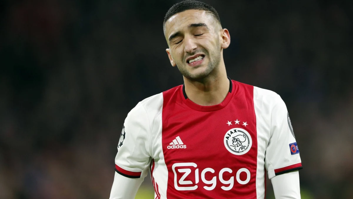 Zdaniem holenderskich dziennikarzy Chelsea Londyn osiągnęła porozumienie z Ajaxem w sprawie transferu Hakima Ziyecha. Marokańczyk ma trafić na Stamford Bridge za 45 milionów euro.