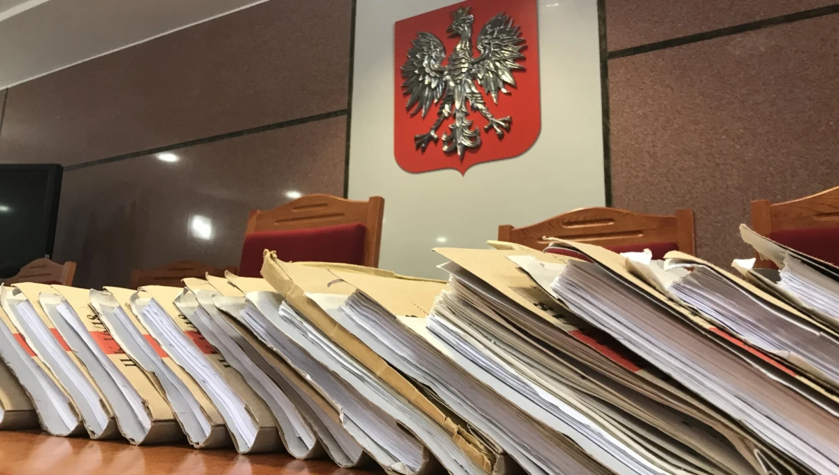 Listę 357 sędziów, którzy po rekomendacji Krajowej Rady Sądownictwa w obecnym składzie zostali mianowani na stanowiska sędziowskie opublikowało w piątek stowarzyszenie sędziów "Iustitia". Zaapelowało też do sędziów, by nie ustawali w wyjaśnieniu ważności powołania KRS.