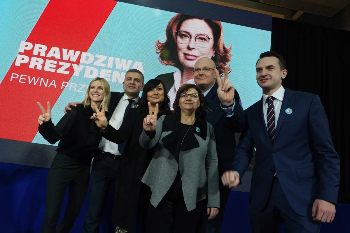"Prawdziwa prezydent. Pewna przyszłość" - to zaprezentowane w piątek hasło wyborcze kandydatki PO na prezydenta Małgorzaty Kidawy-Błońskiej. "Stoimy na starcie najważniejszej kampanii wyborczej od 30 lat" - podkreślił szef kampanii wyborczej Kidawy-Błońskiej, Bartosz Arłukowicz.