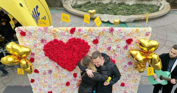 Z okazji walentynek - dla zakochanych - i nie tylko, na Placu Szczepańskim w Krakowie czekała moc atrakcji. 14 lutego plac zamienił się w miejsce dla zakochanych. Zobaczcie zresztą sami! 