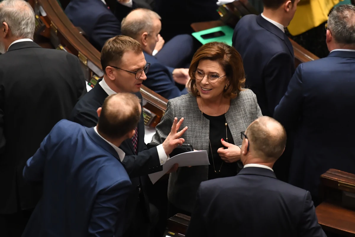 "To symboliczne zwycięstwo; presja ma sens" - podkreślają politycy partii opozycyjnych komentując udostępnienie list poparcia do KRS na stronie internetowej Sejmu. 