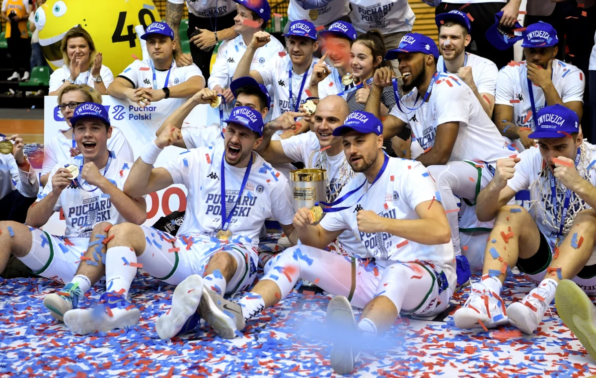 Koszykarze Anwilu zdobyli Puchar Polski po zwycięstwie w finale turnieju w Warszawie nad Polskim Cukrem Toruń 103:96 (28:28, 26:19, 21:24, 28:25) . To czwarty sukces włocławskiego zespołu w tych rozgrywkach.