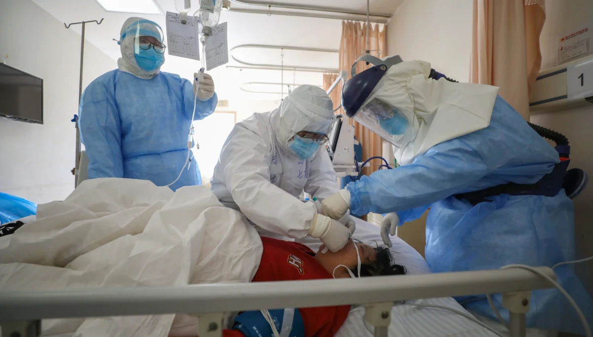 Komisja zdrowia w prowincji Hubei w Chinach, gdzie znajduje się epicentrum koronawirusa, odnotowała 100 kolejnych zgonów i 1993 nowych przypadków zachorowań. Liczba ofiar śmiertelnych w Chinach wzrosła tym samym do 1765. 