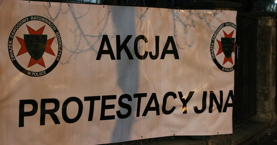 Strajkowy poranek na Śląsku. Przez dwie godziny górnicy prowadzili ostrzegawczy protest w kopalniach Polskiej Grupy Górniczej. Po wszystkim poszli złożyć wizytę parlamentarzystom ze Śląska. To nie koniec manifestacji w tym miesiącu.