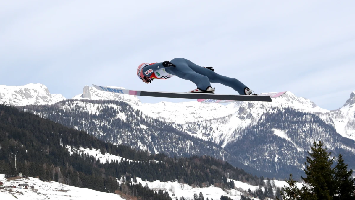 Dawid Kubacki nadal zajmuje trzecią lokatę na liście płac Międzynarodowej Federacji Narciarskiej (FIS). W tym sezonie zarobił z tytułu premii za wyniki w zawodach Pucharu Świata 139 300 franków szwajcarskich, tj. ponad 556 tysięcy złotych.