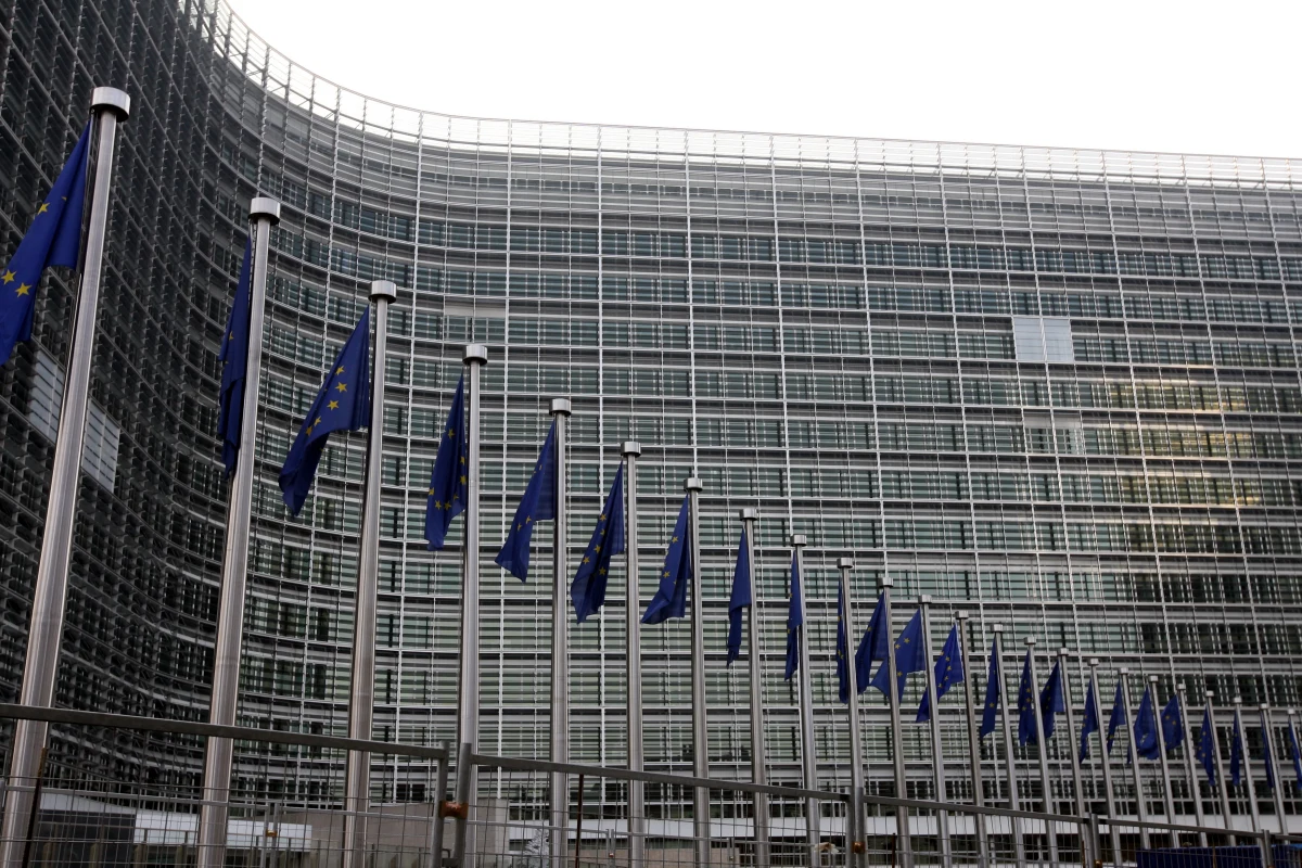 "Komisja Europejska chce 26 lutego rozpocząć procedurę w sprawie naruszenia unijnego prawa w związku z ustawą dyscyplinująca sędziów" - przekazał naszej dziennikarce urzędnik Komisji Europejskiej. Procedura ta może zakończyć się pozwem do TSUE. 