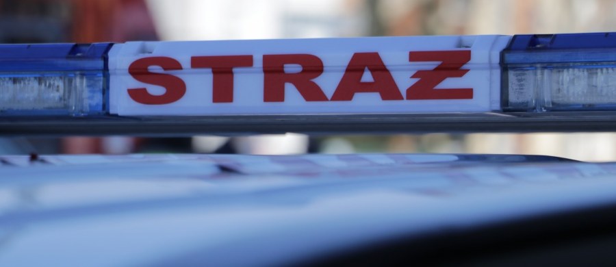 Dwie osoby trafiły do szpitala po pożarze mieszkania przy ulicy Leona Skibińskiego w Kielcach. W sumie z budynku ewakuowano sześć osób. 