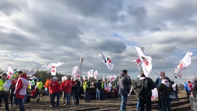 Śląskie: Górnicy zablokowali tory kolejowe w Sławkowie