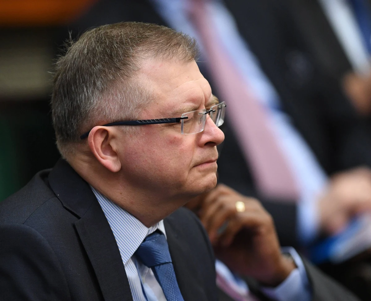 "Stosunki z Polską są najgorsze od końca II wojny światowej'- mówi w wywiadzie dla dziennika "RBK" Siergiej Andriejew ambasador Rosji w Warszawie . Jego zdaniem stosunki pogorszyły się po 2014 roku, ponieważ Warszawa zaczęła pisać historię na nowo, co skłoniło wreszcie Moskwę do nazywania rzeczy po imieniu.