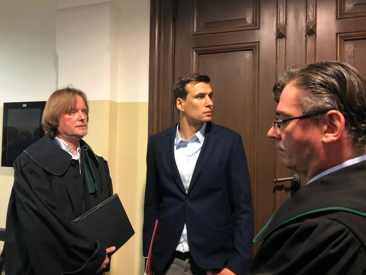 Przed Sądem Rejonowym w Sopocie rozpoczął się we wtorek proces Jarosława Bieniuka. Były piłkarz Lechii Gdańsk i reprezentant Polski oskarżony jest o udzielenie dwóm osobom narkotyków.