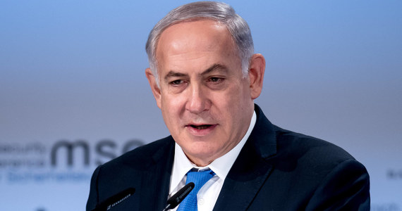 Proces korupcyjny premiera Izraela Benjamina Netanjahu rozpocznie się 17 marca, dwa tygodnie po wyborach parlamentarnych - ogłosił we wtorek resort sprawiedliwości. Netanjahu to pierwszy izraelski premier postawiony w stan oskarżenia podczas pełnienia urzędu.