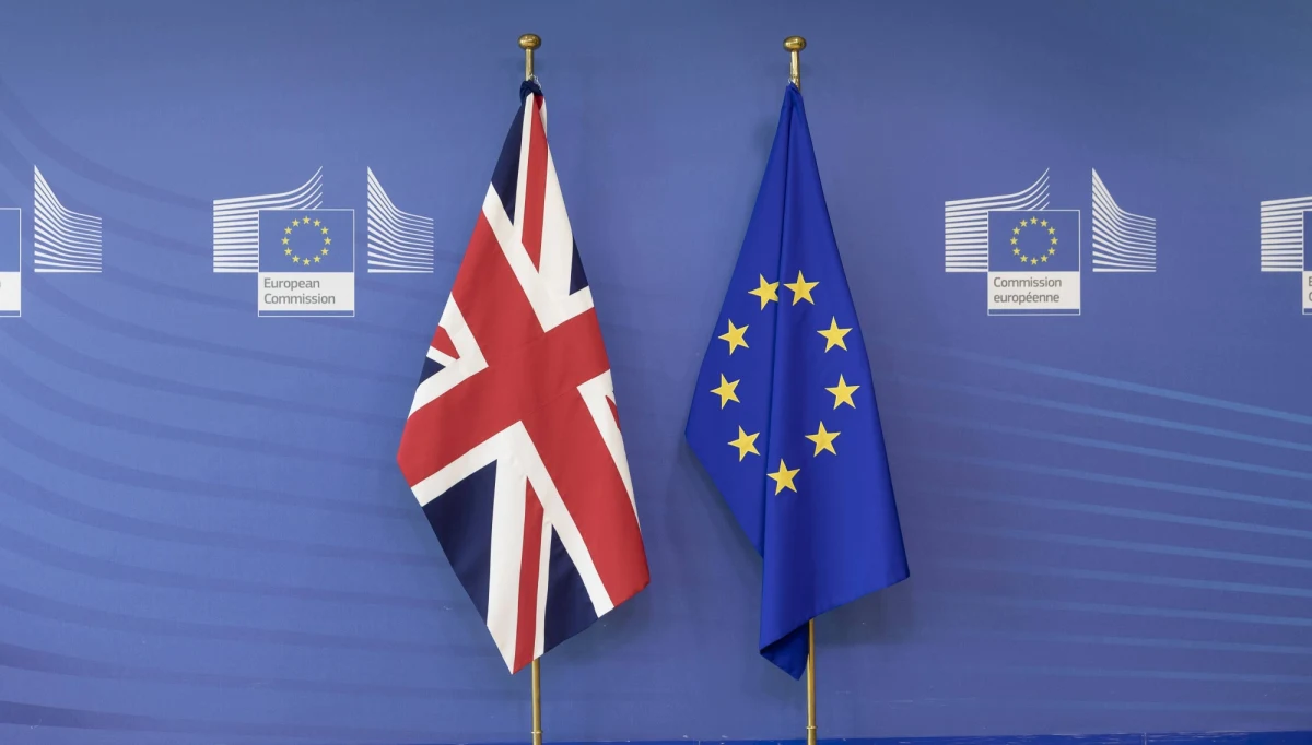 Unijna "27" umacnia stanowisko przed negocjacjami na temat nowej umowy z Wielką Brytanią dotyczącej przyszłych relacji obu stron, domagając się od Londynu gwarancji w sprawie uczciwej konkurencji - wynika z projektu mandatu negocjacyjnego, do którego dotarła agencja Reutera. 