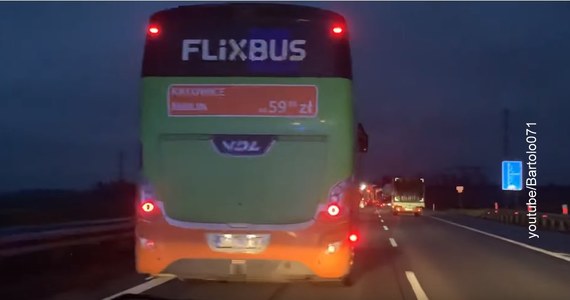 Policja przesłuchała kierowcę autobusu, który w piątek blokował przejazd karetce na autostradzie A4 pod Legnicą. Zdarzenie nagrał jeden z ratowników, a film umieścił w internecie.