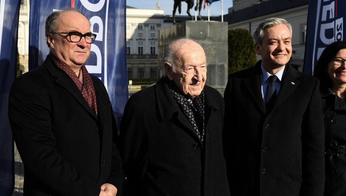 Kandydat Lewicy na prezydenta Robert Biedroń poinformował, że jego doradcą ds. międzynarodowych będzie Stanisław Ciosek. To dla mnie zaszczyt, że mogę przedstawić w gronie moich doradców osobę wybitną - powiedział Biedroń.