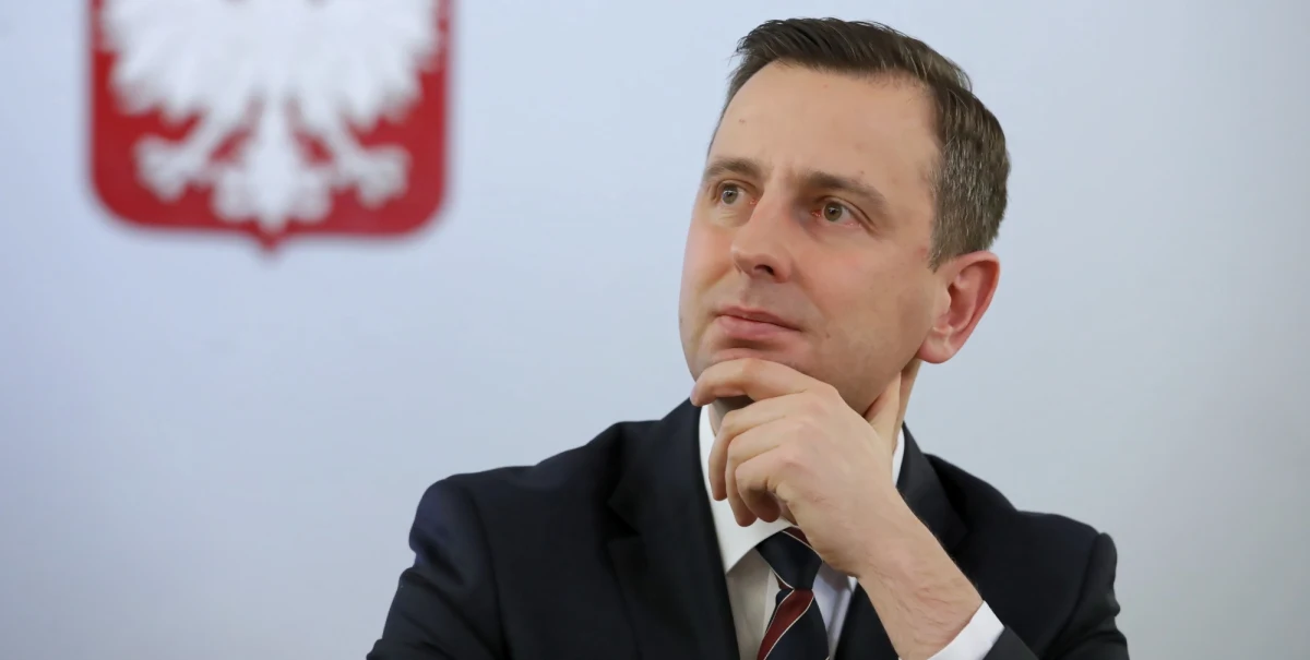 "Podział polityczny, który się zaostrzył w ostatnich latach jest katastrofą dla bezpieczeństwa państwa, a prezydent jest odpowiedzialny za bezpieczeństwo" – mówił w Jędrzejowie (woj. świętokrzyskie) kandydat na prezydenta Władysław Kosiniak-Kamysz. "Żeby państwo było silne, to ludzie muszą ze sobą rozmawiać, państwo może być silne w zjednoczeniu swoich obywateli. Polska polityka została sprowadzona do rynsztoku obłudy i nienawiści" – podkreślił szef Polskiego Stronnictwa Ludowego. 