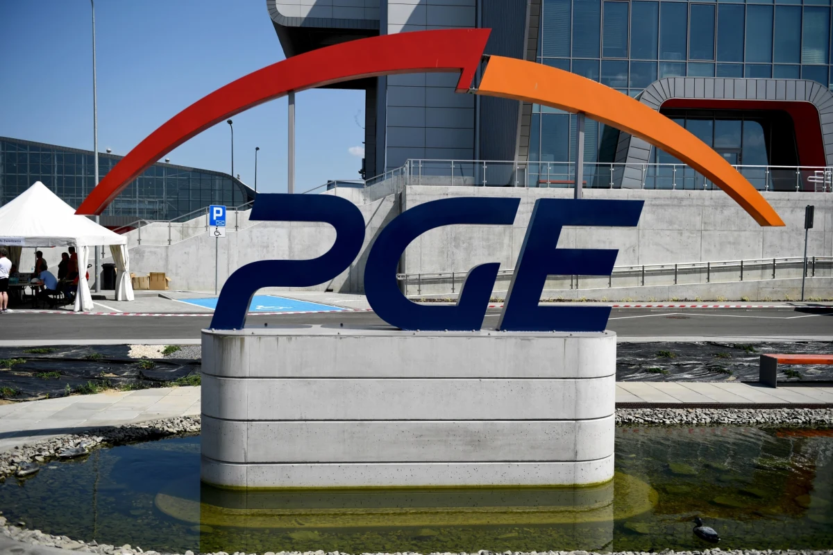 Rada Nadzorcza Polskiej Grupy Energetycznej powołała Wojciecha Dąbrowskiego na stanowisko prezesa spółki - poinformowała PGE w czwartek. Wiceprezesem ds. innowacji został Paweł Śliwa, za sprawy operacyjne będzie odpowiadał Ryszard Wasiłek.