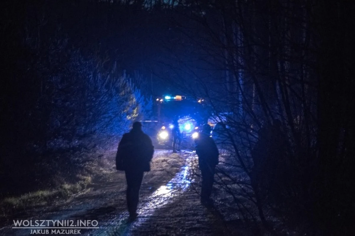 Zielonogórscy policjanci zatrzymali w nocy mężczyzn, którzy wczoraj wieczorem potrącili dwóch funkcjonariuszy w trakcie próby wylegitymowania. Uciekinierzy ukrywali się w mieszkaniu partnerki jednego z nich. Kobieta również trafiła do policyjnego aresztu. 