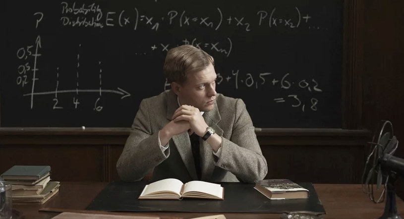 Opublikowano pierwszy, międzynarodowy trailer filmu "Geniusze" (Adventures of a Mathematician) - o życiu Stanisława Ulama - polskiego matematyka, współtwórcy bomby wodorowej. Obraz zostanie pokazany podczas Międzynarodowego Festiwalu Filmowego, który 20 lutego rozpoczyna się w Berlinie.