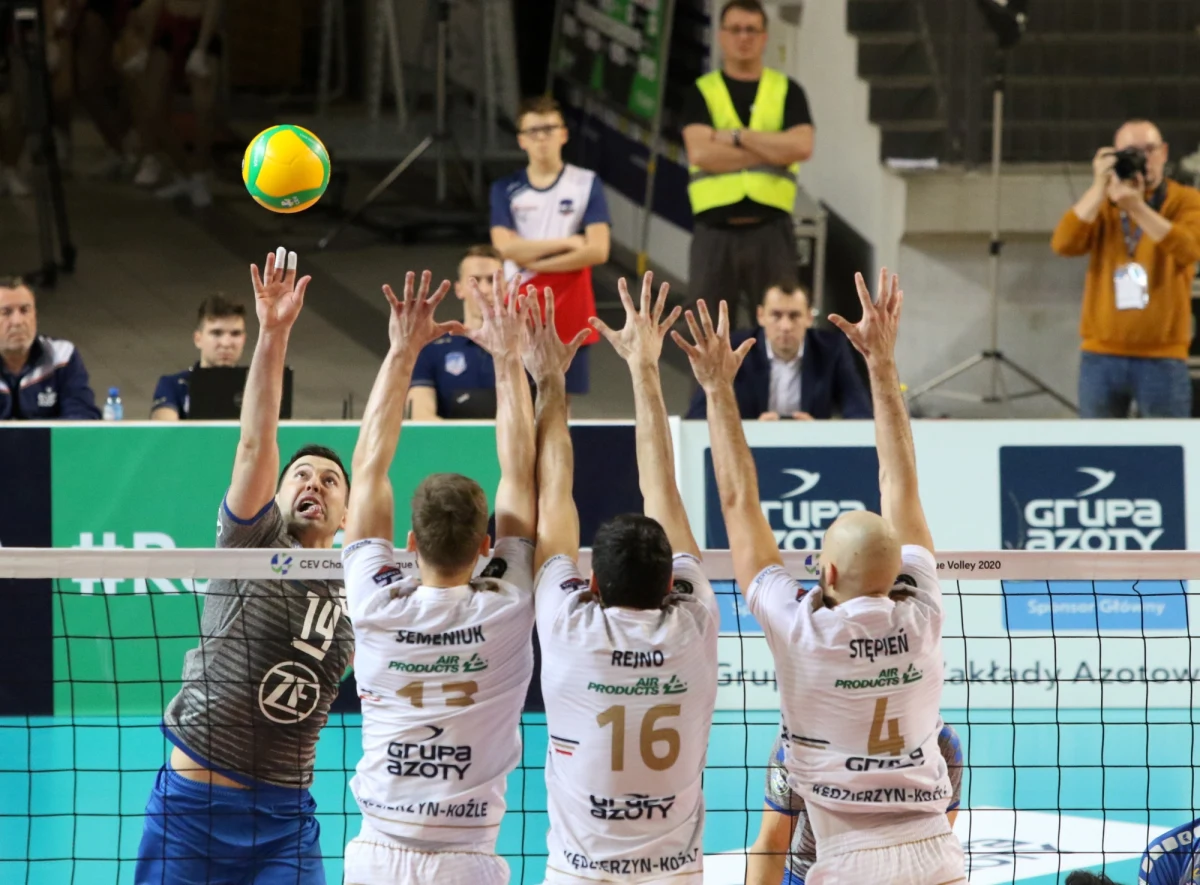 Siatkarze Zaksy Kędzierzyn-Koźle zmierzą się w ćwierćfinale Ligi Mistrzów z rosyjskim Kuzbassem Kemerowo, Jastrzębski Węgiel spotka się natomiast z włoskim Trentino Itas. Losowanie par ćwierćfinałowych odbyło się dzisiaj w Luksemburgu.