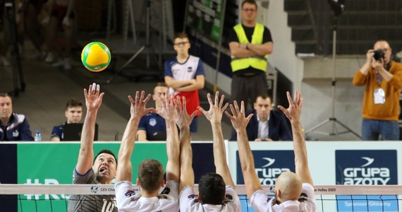 Siatkarze Zaksy Kędzierzyn-Koźle zmierzą się w ćwierćfinale Ligi Mistrzów z rosyjskim Kuzbassem Kemerowo, Jastrzębski Węgiel spotka się natomiast z włoskim Trentino Itas. Losowanie par ćwierćfinałowych odbyło się dzisiaj w Luksemburgu.