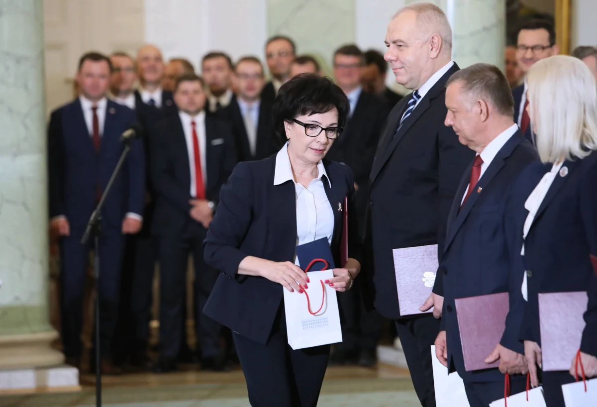 Marszałek Sejmu Elżbieta Witek zaprosiła prezesa NIK Mariana Banasia na spotkanie. Jak przekazał szef CIS Andrzej Grzegrzółka, spotkanie zaplanowane jest na piątek na godzinę 11:30 w Sejmie. O spotkanie z marszałek Sejmu zabiegał sam Marian Banaś. "W związku ze środowymi bezprawnymi działaniami prokuratury i funkcjonariuszy CBA oczekuję niezwłocznego spotkania z marszałek Sejmu Elżbietą Witek" - poinformował szef NIK. Jak dodał, będzie bronił niezależności NIK "wszystkimi dostępnymi prawnie środkami".
