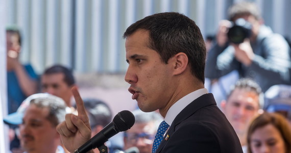 Lider wenezuelskiej opozycji Juan Guaido wezwał w piątek swych zwolenników do ulicznych demonstracji i marszu na Zgromadzenie Narodowe, by opozycja odzyskała kontrolę nad parlamentem zablokowanym przez zwolenników rządu Nicolasa Maduro.