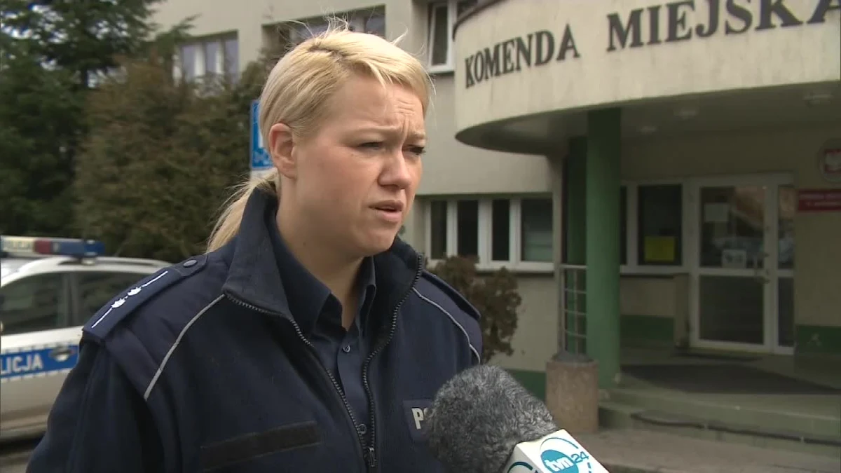 Pracownice opieki społecznej z Jastrzębia Zdroju wezwały policję do domu swojej podopiecznej, którą podejrzewały, że jest nietrzeźwa. Kobieta opiekowała się w tym czasie swoim ośmiomiesięcznym dzieckiem. Po przyjeździe na miejsce policjanci stwierdzili, że kobieta ma 1,5 promila alkoholu we krwi. Kobieta nie chcąc oddać córki pod opiekę pracownic MOPS-u wzywała na miejsce członków swojej rodziny. Jednak i ci byli pijani.