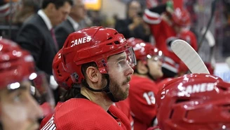 NHL. 42-letni debiutant David Ayres w bramce Hurricanes