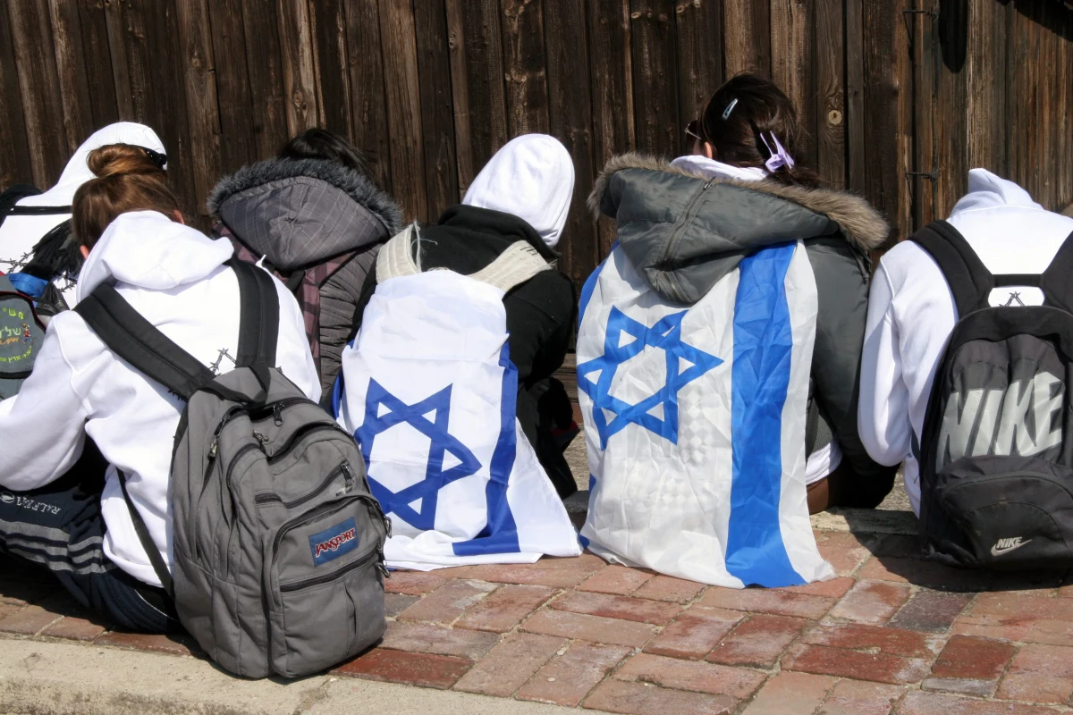 Ministerstwo zdrowia Izraela zaleciło odwołanie wszystkich wycieczek szkolnych do Polski zaplanowanych do 4 marca. Powodem jest koronawirus - poinformował izraelski minister oświaty Rafi Perec.