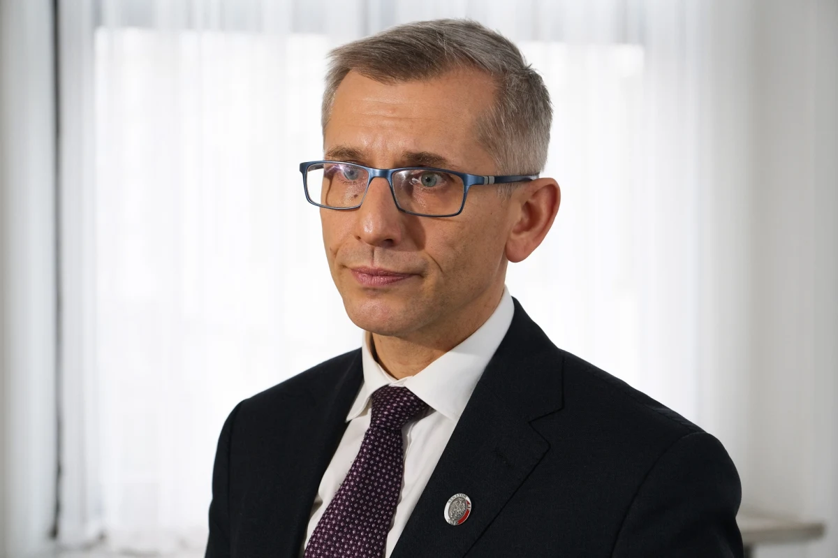 Działania organów wobec Najwyższej Izby Kontroli muszą uwzględniać jej specyficzną rolę i ramy prawne. Przypisują one Izbie i jej pracownikom wyjątkowe cechy, w tym tajemnicę kontrolerską - powiedział senator, były prezes NIK Krzysztof Kwiatkowski.