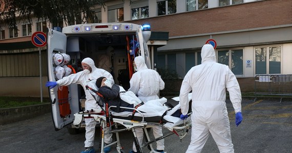 Kobieta, która wróciła z Rzymu, zgłosiła się z objawami paragrypowymi do SOR-u bielskiego Szpitala Wojewódzkiego. Z podejrzeniem koronawirusa została odizolowana. Informację potwierdziła rzecznik placówki Anna Szafrańska.