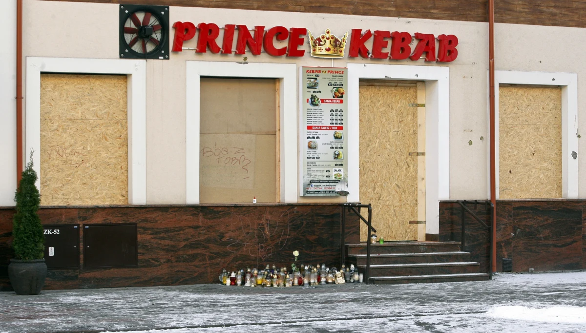 Na 12 lat więzienia skazał Sąd Apelacyjny w Białymstoku Tunezyjczyka, oskarżonego o zabójstwo 21-latka koło baru z kebabem w Ełku w Warmińsko-Mazurskiem. Sąd odwoławczy utrzymał karę, choć uznał, iż sprawca nie miał bezpośredniego zamiaru zabójstwa. Orzeczenie jest prawomocne.