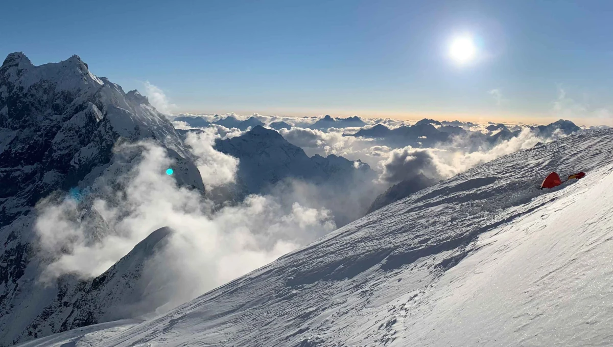 W niedzielę 23 lutego trzyosobowy zespół wyprawy programu Polski Himalaizm Zimowy na Baturę założył trzeci obóz na wysokości 6400 metrów nad poziomem morza. Następnego dnia udało się osiągnąć 6600 metrów.