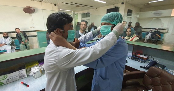 Władze Pakistanu ogłosiły,  że dwie osoby zaraziły się koronawirusem. Stan pacjentów jest stabilny.