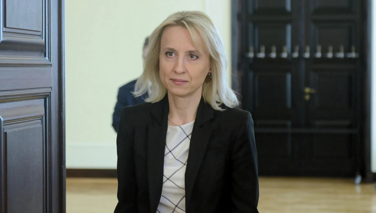 ​Była minister finansów Teresa Czerwińska zdobyła stanowisko wiceprezesa Europejskiego Banku Inwestycyjnego - dowiedzieli się nieoficjalnie dziennikarze RMF FM. EBI to największy bank rozwojowy na świecie. Zajmuje się głównie finansowaniem najważniejszych projektów Unii Europejskiej.