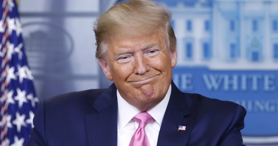 Prezydent Donald Trump oświadczył, że ryzyko rozprzestrzenienia się koronawirusa w Stanach Zjednoczonych jest "bardzo niskie". Wyraził też zadowolenie z dotychczasowych działań podjętych w tej sprawie w USA.