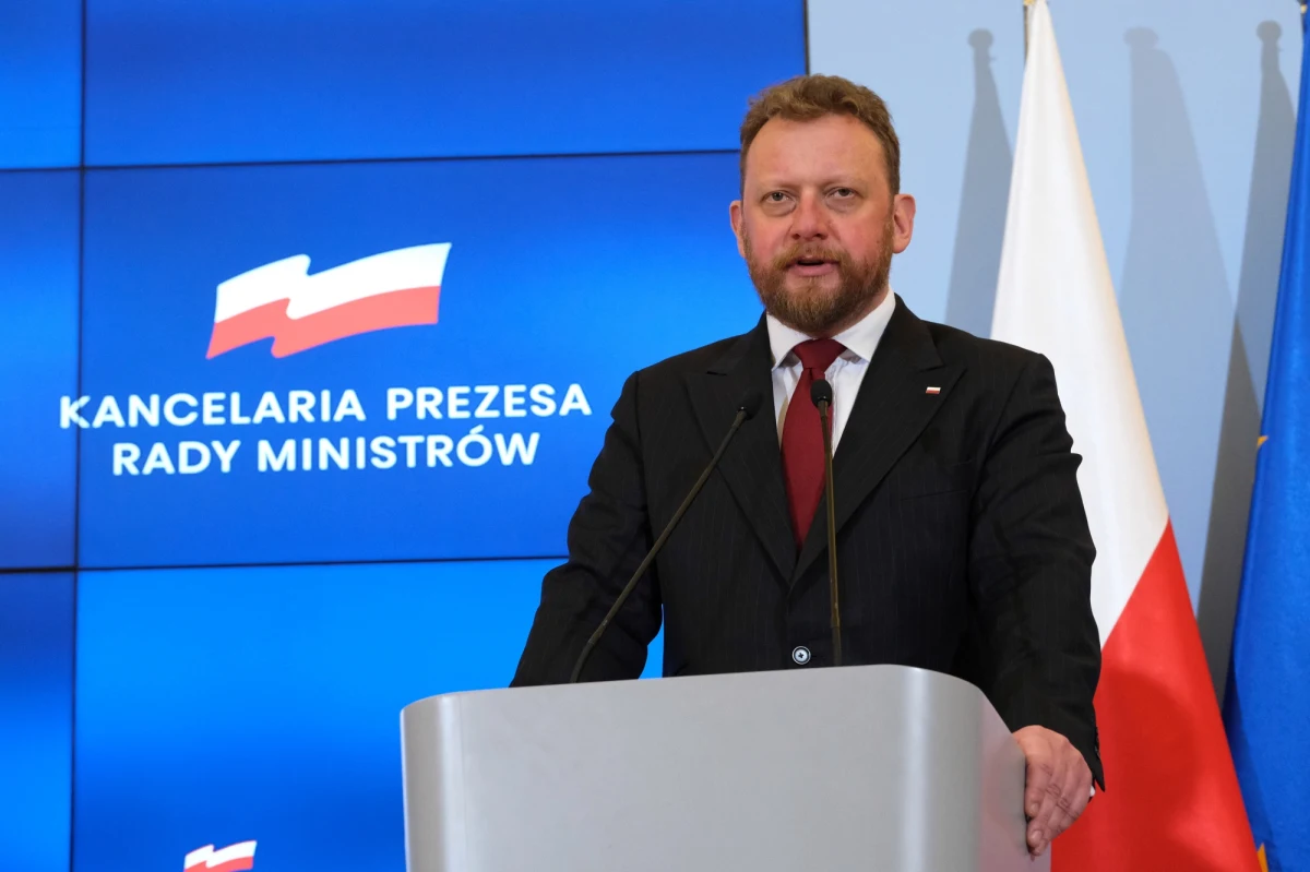 Zalecanie pracownikom, którzy wrócili z Włoch, by zostali w domach, nie jest podyktowane wiedzą medyczną - stwierdził w czasie konferencji prasowej minister zdrowia Łukasz Szumowski, podkreślając, że jeśli nie pojawiły się u nas objawy zakażenia koronawirusem, powinniśmy funkcjonować tak jak dotychczas. Minister przekazał, że w Polsce nie stwierdzono dotąd przypadku zakażenia koronawirusem.