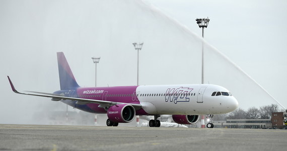 Wizz Air odwołuje znaczną liczbę rejsów do Włoch ze względu na malejące zainteresowanie spowodowane wybuchem epidemii koronawirusa – poinformował przewoźnik. Zmienił się harmonogram lotów między 11 marca a 2 kwietnia. Całkowitą przepustowość zmniejszono o ok. 60 procent.