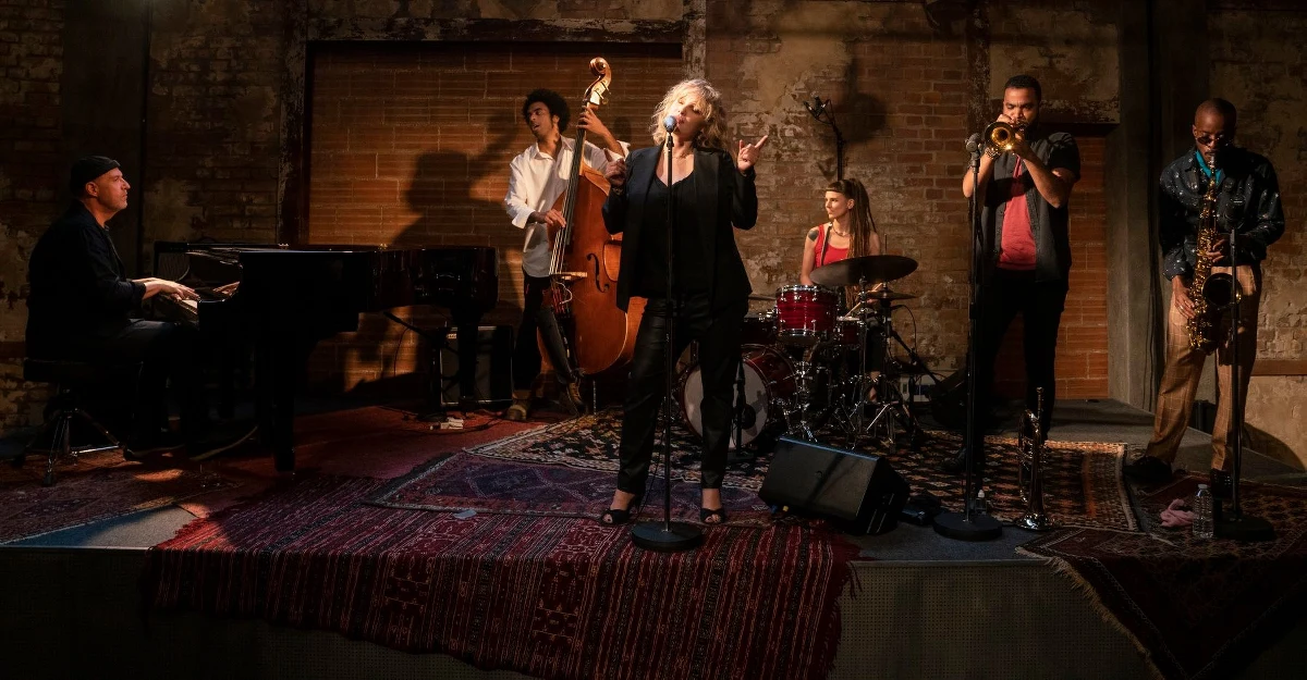 8 maja na platformie Netflix pojawi się serial "The Eddy", w którym jedną z głównych ról zagrała Joanna Kulig. Do sieci trafił już pierwszy zwiastun tej produkcji. Wśród jej twórców jest reżyser takich nagradzanych filmów jak "Whiplash" i "La La Land" - Damien Chazelle. 