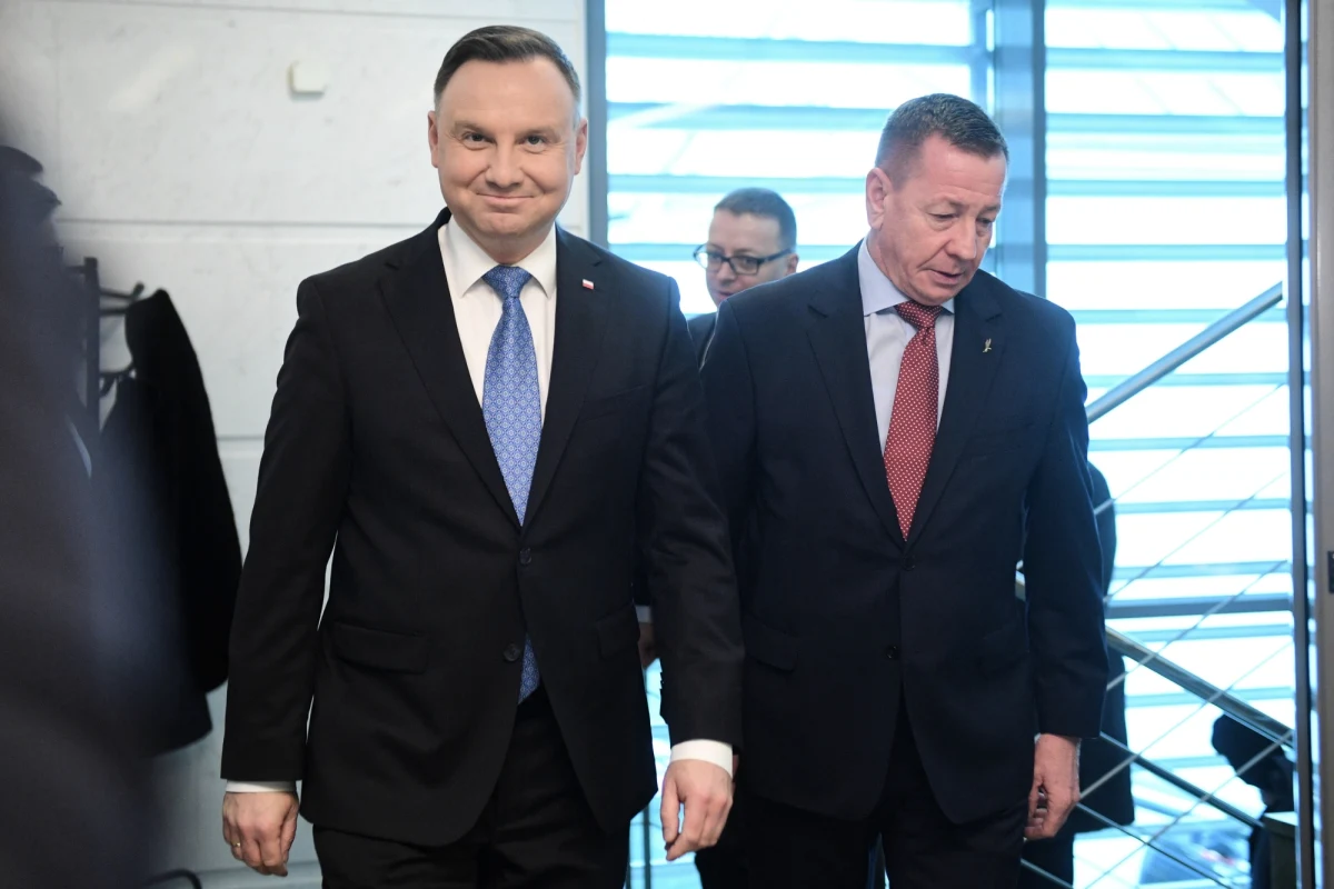 70 proc. badanych jest przekonanych, że Andrzej Duda wygra wybory prezydenckie, 9 proc. przewiduje zwycięstwo kandydatki Koalicji Obywatelskiej Małgorzaty Kidawy-Błońskiej - podaje w lutym CBOS. 19 proc. badanych nie podejmuje się przewidywania wyniku wyborów prezydenckich.
