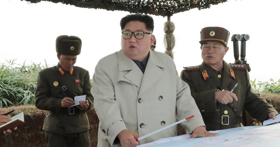Przywódca Korei Północnej Kim Dzong Un wezwał do nasilenia działań przeciwko koronawirusowi oświadczając, że jeśli epidemia rozszerzy się w kraju to będą "poważne konsekwencje" - poinformowała oficjalna agencja KCNA. 