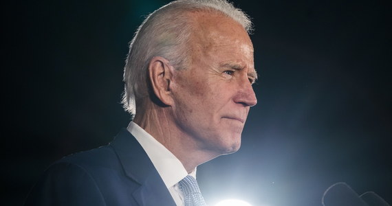Były wiceprezydent USA Joe Biden zwyciężył w sobotnich prawyborach Partii Demokratycznej w Południowej Karolinie i zachował szanse w walce o nominację na kandydata partii w wyborach prezydenckich.