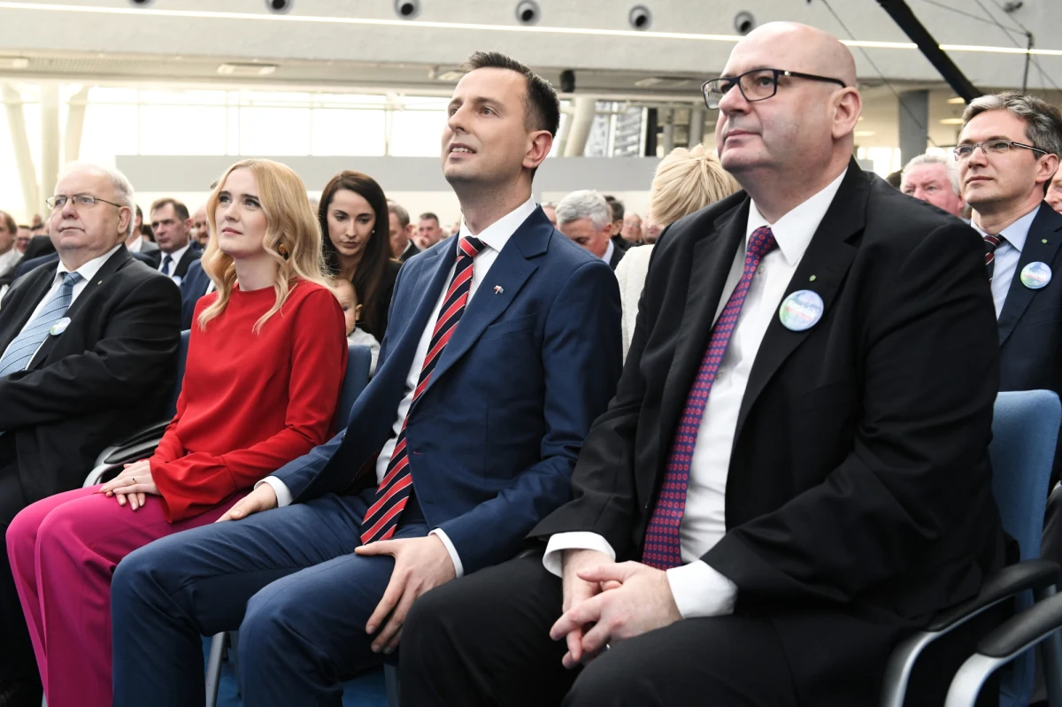 Strach przed przegraną dotarł do Pałacu Prezydenckiego, bo rzecznik prezydenta Błażej Spychalski "w chamski sposób" zaatakował naszego kandydata na prezydenta Władysława Kosiniaka-Kamysza za to, że na konwencji mówił prawdę - ocenił wicemarszałek Sejmu Piotr Zgorzelski (PSL-Kukiz'15).