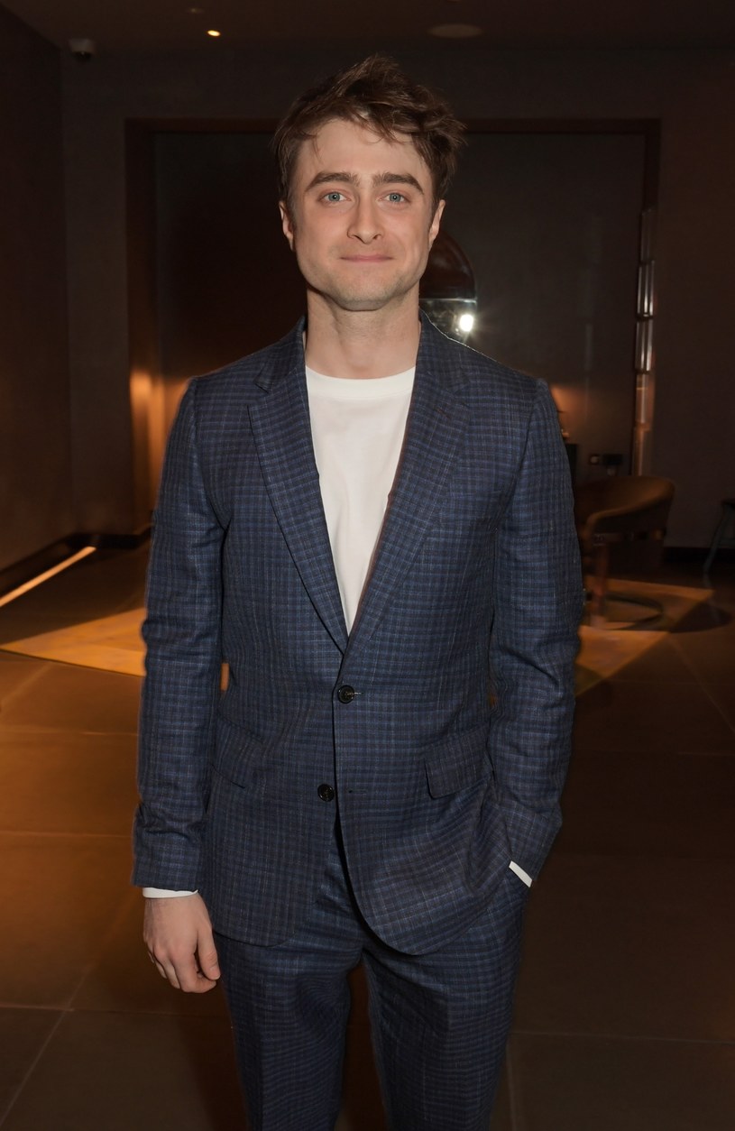 To dzięki roli czarodzieja Daniel Radcliffe stał się gwiazdą. Po zakończeniu sagi opowiadającej o nastoletnim czarodzieju, jego kariera aktorska mocno wyhamowała. Mimo tego nic nie wskazuje na to, aby Radcliffe powrócił kiedyś do familijnego kina, za które pokochali go widzowie na całym świecie.