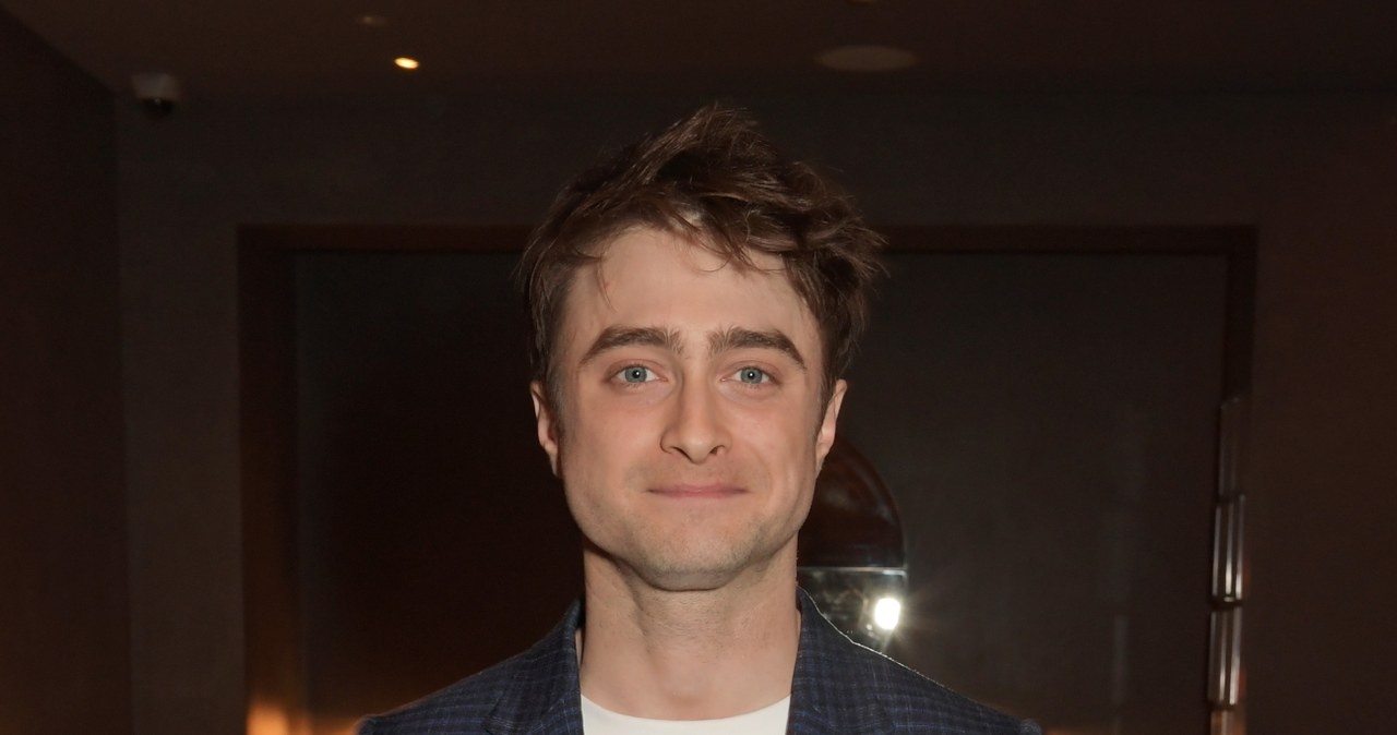 To dzięki roli czarodzieja Daniel Radcliffe stał się gwiazdą. Po zakończeniu sagi opowiadającej o nastoletnim czarodzieju, jego kariera aktorska mocno wyhamowała. Mimo tego nic nie wskazuje na to, aby Radcliffe powrócił kiedyś do familijnego kina, za które pokochali go widzowie na całym świecie.