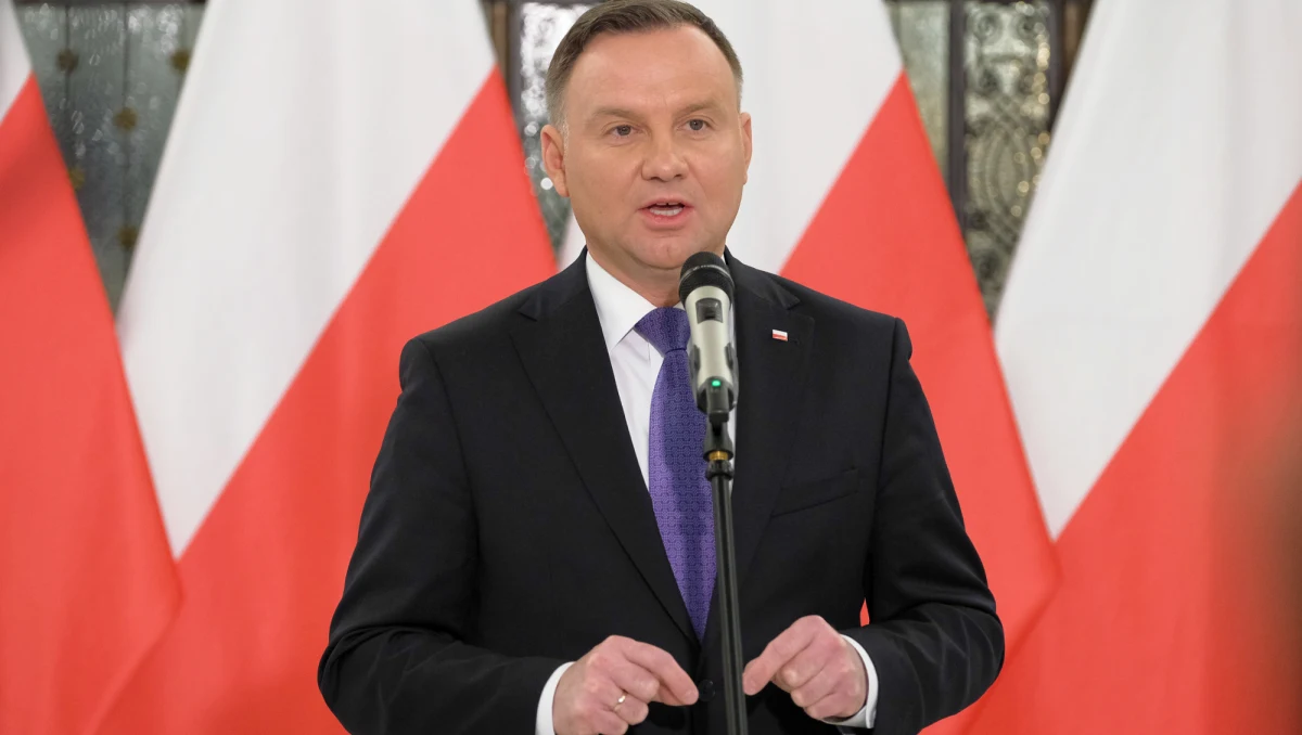 Zarzuty złamania Kodeksu wykroczeń i Ustawy Prawo o Ochronie Przyrody postawiono protestującym podczas uroczystości z udziałem prezydenta Andrzeja Dudy w Pucku z okazji100-lecia zaślubin Polski z morzem.