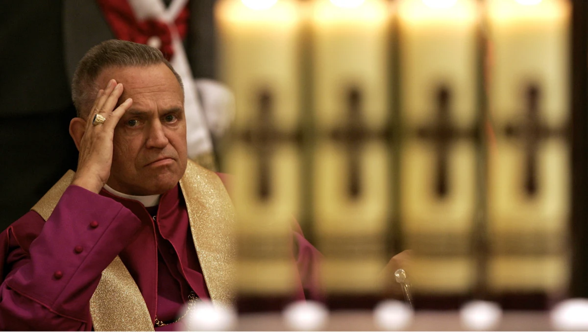 Przeprosin i 500 tys. zł. zadośćuczynienia domaga się od gdańskiej kurii Barbara Borowiecka, którą jako dziecko miał molestować prałat Henryk Jankowski. W poniedziałek trafił do Sądu Okręgowego w Gdańsku pozew przeciwko kurii.