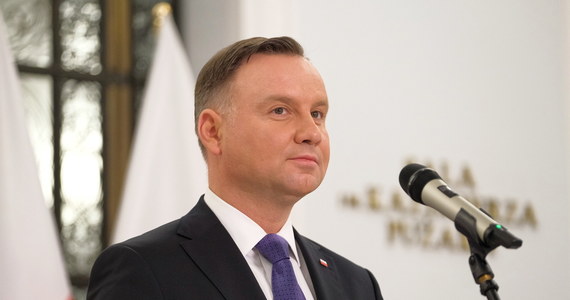 Andrzej Duda wygrywa ze wszystkimi swoimi kontrkandydatami, jednak nie ma szans na zwycięstwo w I turze - tak wynika z sondażu IBRiS przeprowadzonego dla Onetu. W II turze spotka się prawdopodobnie z Małgorzatą Kidawą-Błońską.