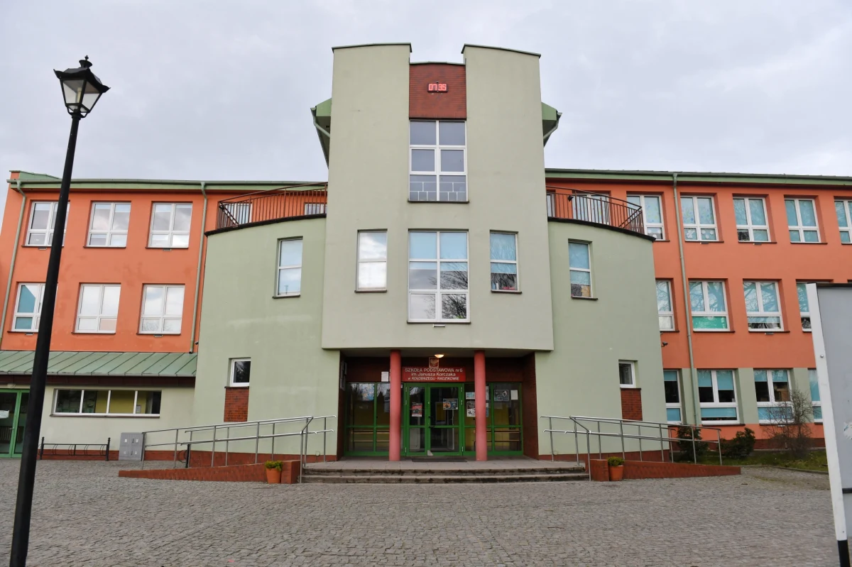 10-latka z Kołobrzegu, która od soboty przebywa na oddziale zakaźnym Szpitala Wojewódzkiego w Szczecinie z podejrzeniem koronawirusa, nie jest nim zarażona. Wynik jest ujemny - poinformował p.o. rzecznika prasowego szpitala Mateusz Iżakowski.