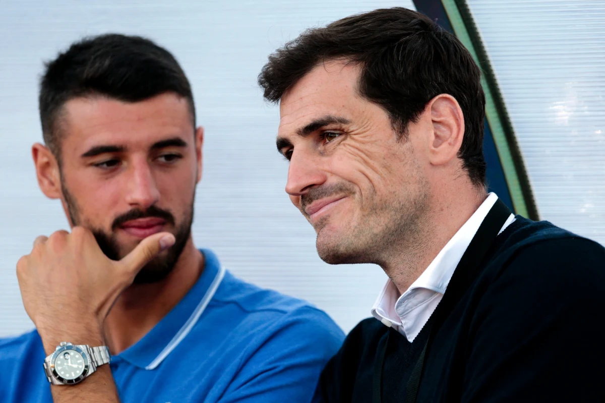 200 policjantów przeszukało 76 miejsc jednocześnie: domów piłkarzy, agentów, prawników i kluby piłkarskie. To efekt akcji portugalskich służb wymierzonej w oszustwa podatkowe i pranie pieniędzy.